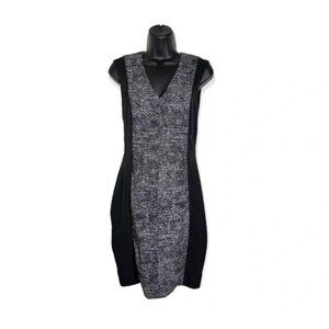 A-line style sleeveless dress